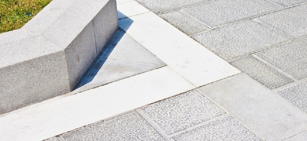 5 passos para construir uma calçada de concreto + Dicas