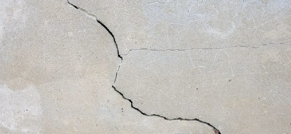 Rachadura na parede: o que é, causas, seus riscos e como resolver