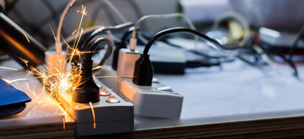 Risco de choque elétrico: quais os cuidados e consequências